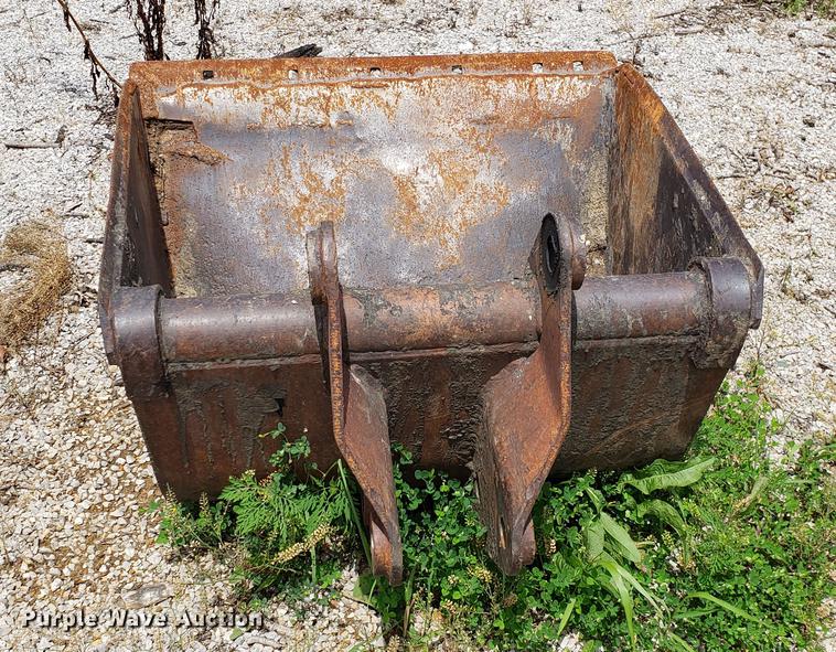 image for item DF3494 36"W backhoe bucket