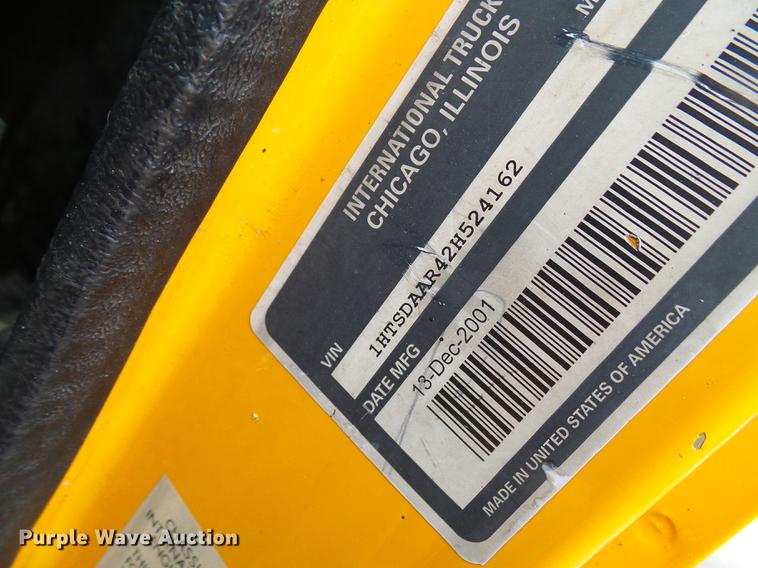 image for item DF7331 2002 International 4900 dump truck