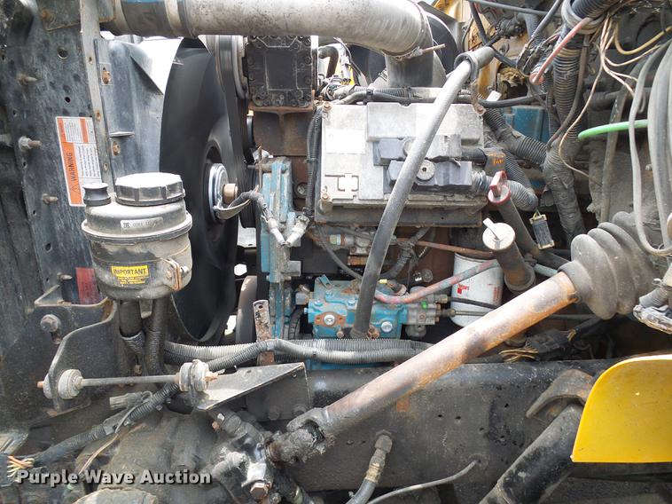 image for item DF7331 2002 International 4900 dump truck