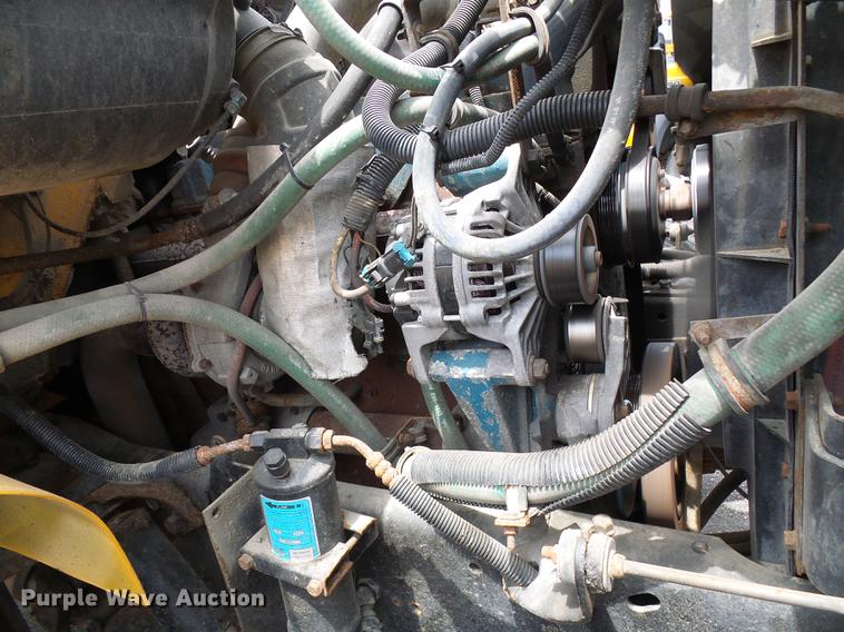 image for item DF7331 2002 International 4900 dump truck