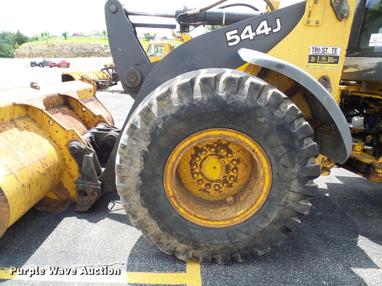 image for item DF7332 2006 John Deere 544J wheel loader