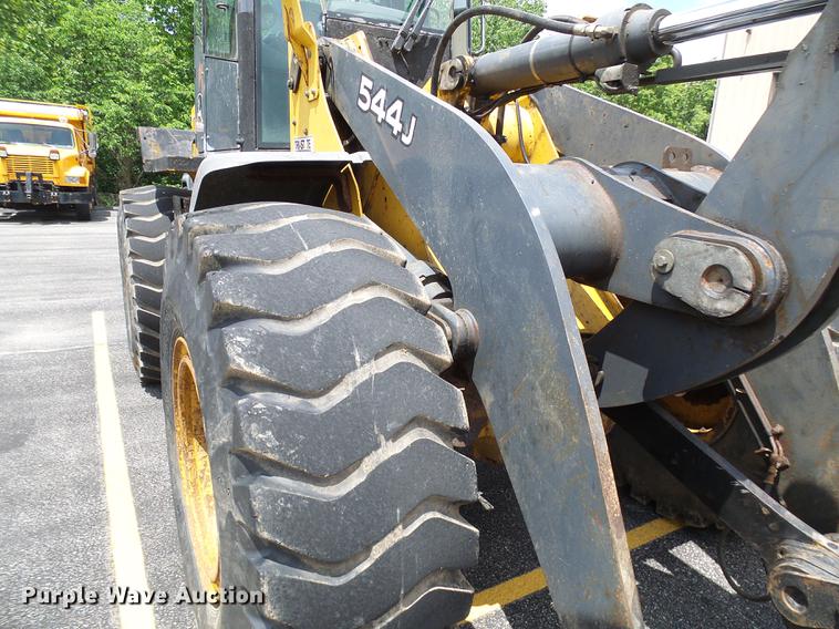 image for item DF7332 2006 John Deere 544J wheel loader