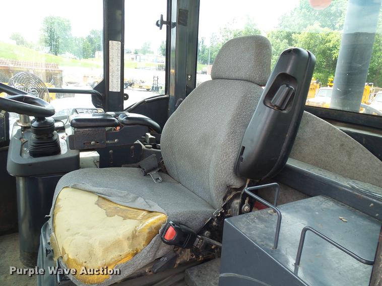 image for item DF7332 2006 John Deere 544J wheel loader