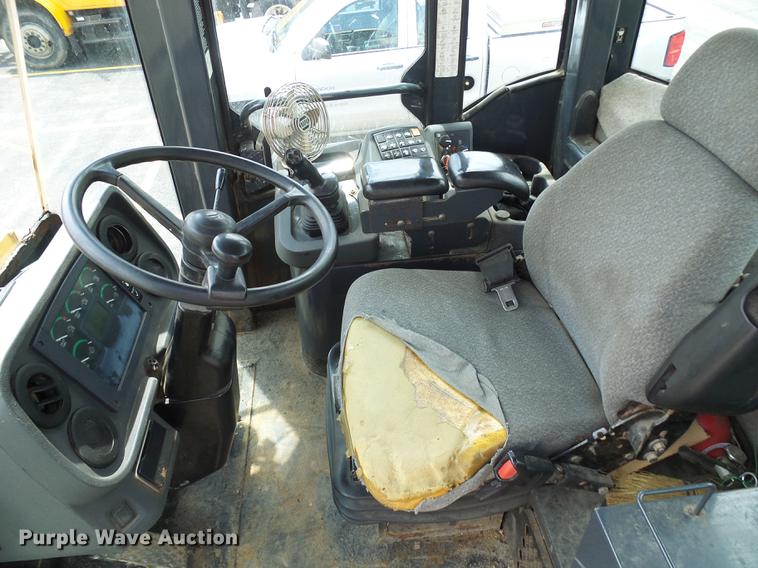 image for item DF7332 2006 John Deere 544J wheel loader