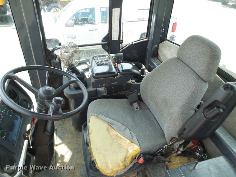 image for item DF7332 2006 John Deere 544J wheel loader