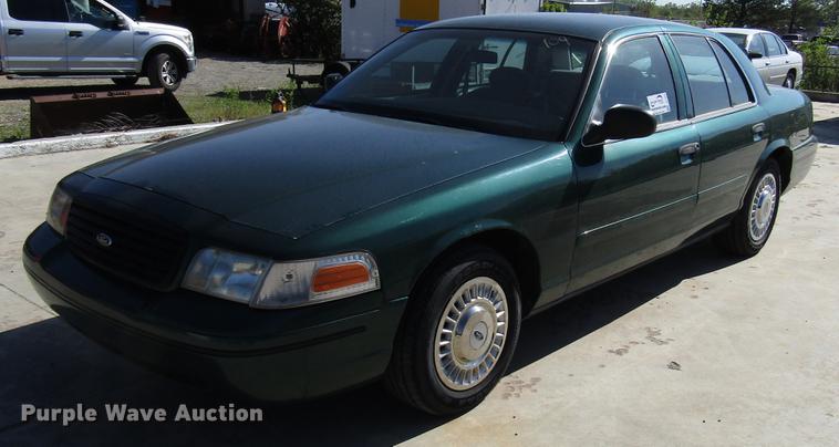 image for item DF7975 2000 Ford Crown Victoria Police Interceptor