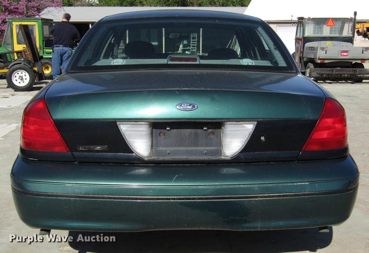 image for item DF7975 2000 Ford Crown Victoria Police Interceptor