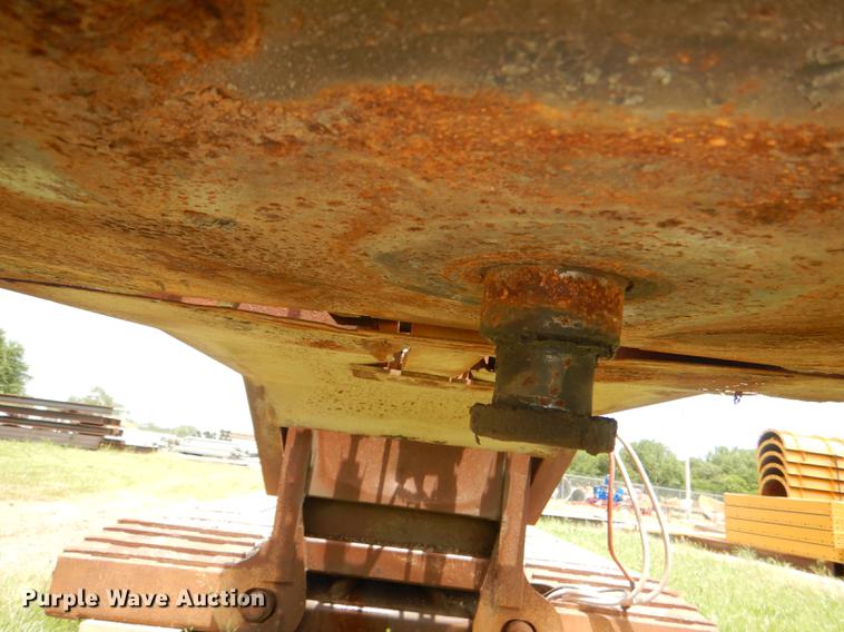 image for item DG1101 1995 Talbert T3DW-80K-HR6-T1 lowboy equipment trailer