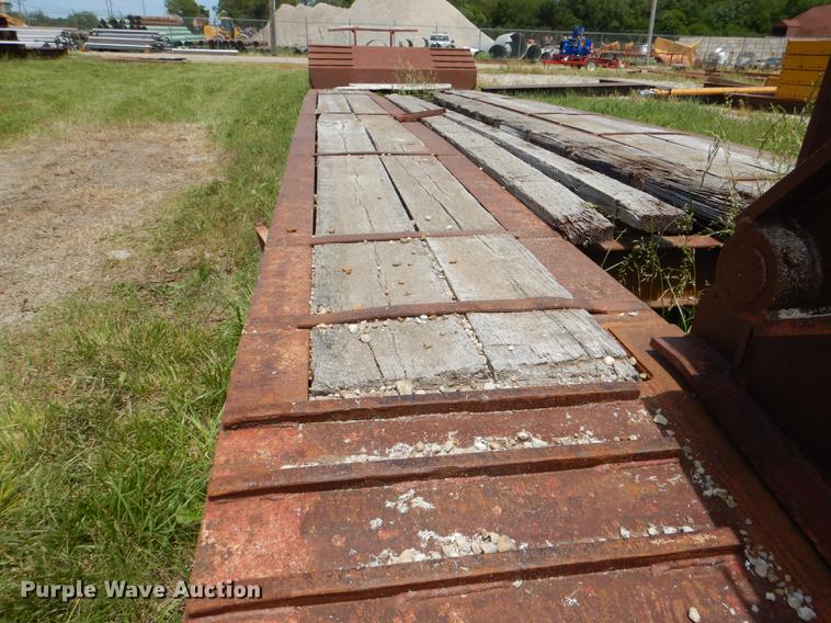 image for item DG1101 1995 Talbert T3DW-80K-HR6-T1 lowboy equipment trailer