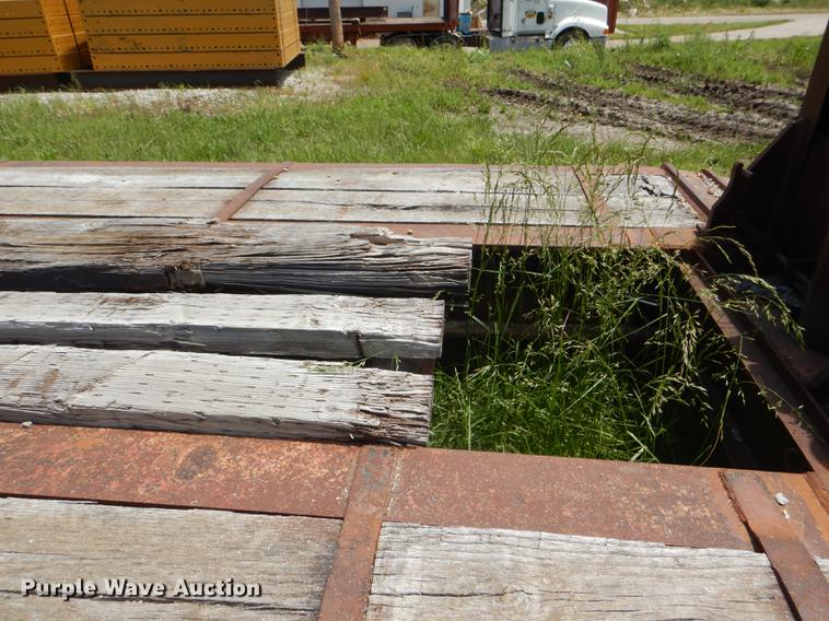 image for item DG1101 1995 Talbert T3DW-80K-HR6-T1 lowboy equipment trailer