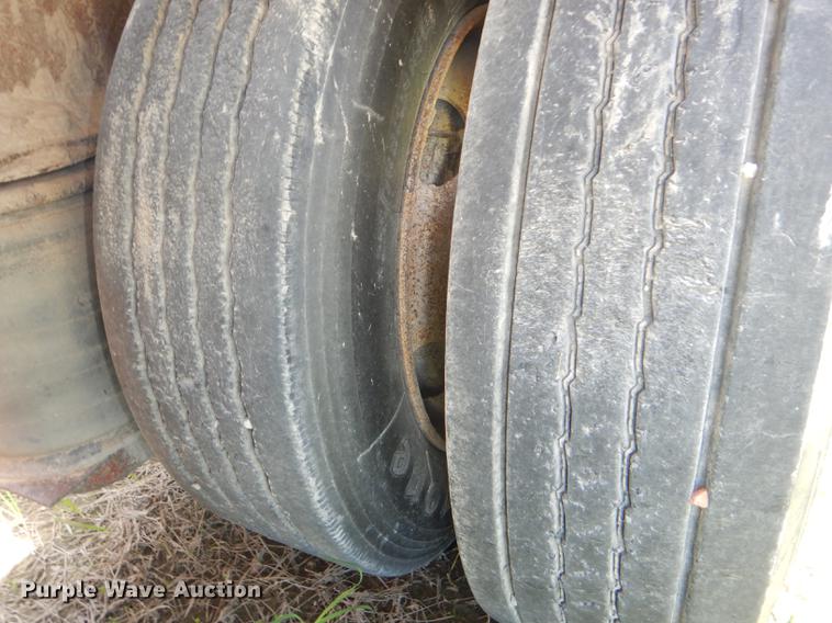 image for item DG1101 1995 Talbert T3DW-80K-HR6-T1 lowboy equipment trailer