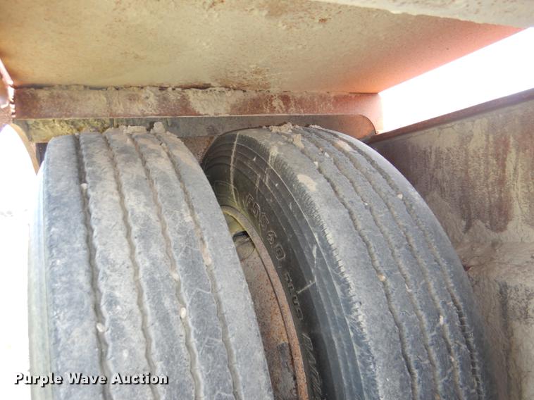 image for item DG1101 1995 Talbert T3DW-80K-HR6-T1 lowboy equipment trailer