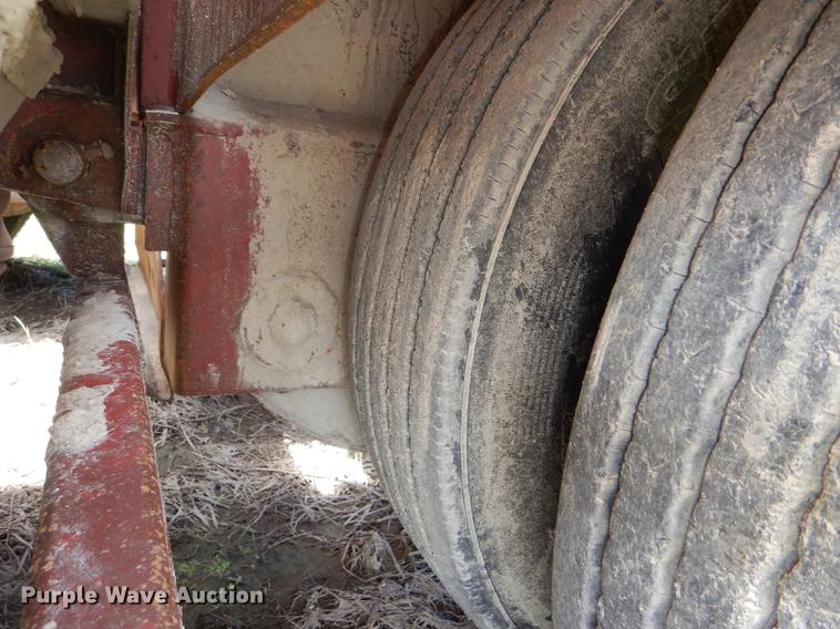 image for item DG1101 1995 Talbert T3DW-80K-HR6-T1 lowboy equipment trailer