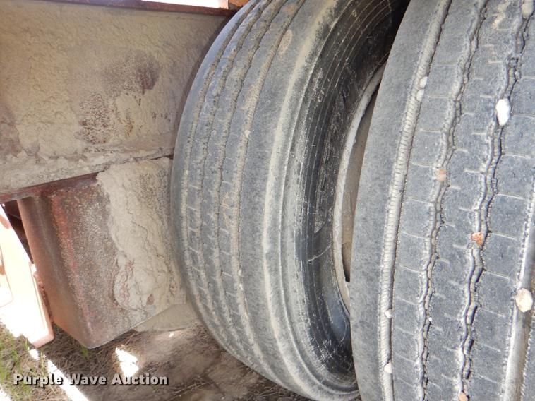 image for item DG1101 1995 Talbert T3DW-80K-HR6-T1 lowboy equipment trailer