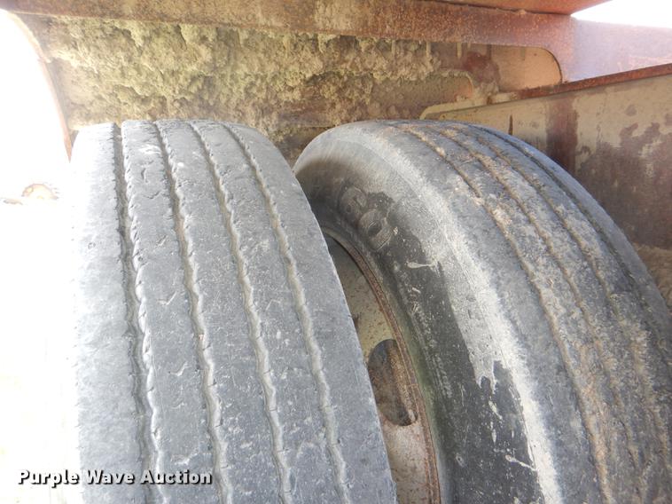 image for item DG1101 1995 Talbert T3DW-80K-HR6-T1 lowboy equipment trailer