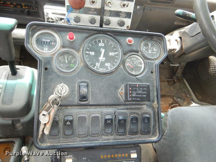 image for item DG1125 2003 GMC W5500 TrucKat flatbed truck