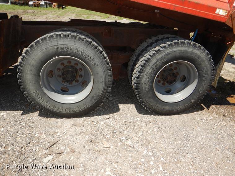 image for item DG1126 1997 International 4900 dump truck