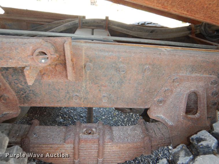 image for item DG1126 1997 International 4900 dump truck