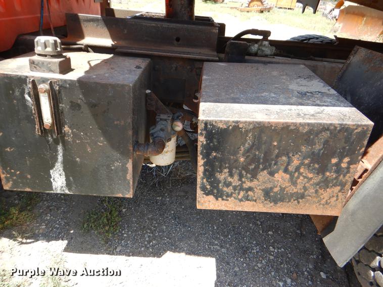 image for item DG1126 1997 International 4900 dump truck