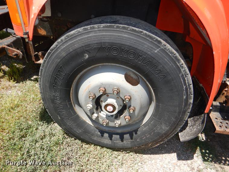 image for item DG1126 1997 International 4900 dump truck