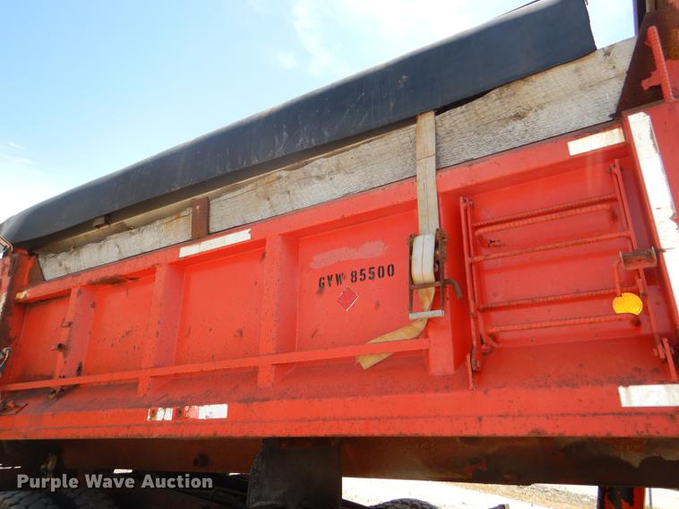 image for item DG1126 1997 International 4900 dump truck