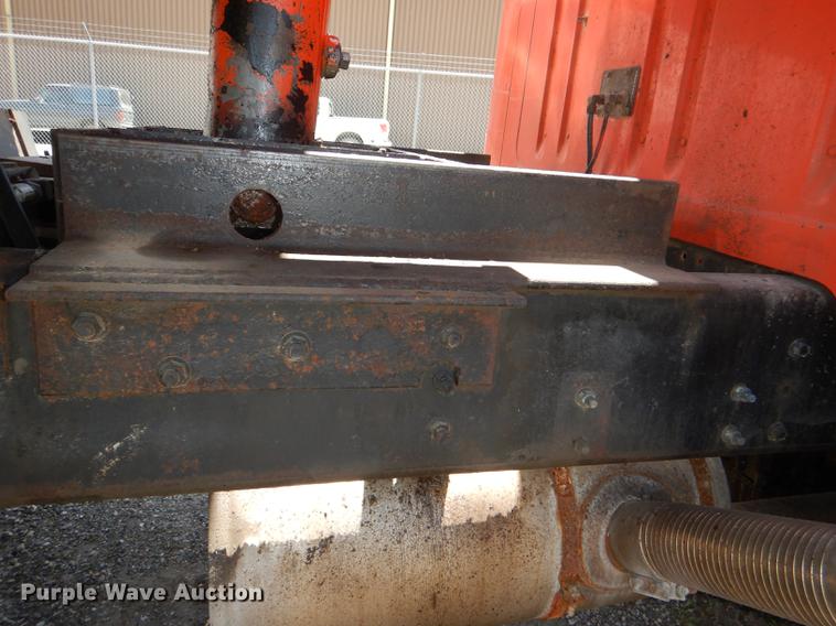 image for item DG1126 1997 International 4900 dump truck