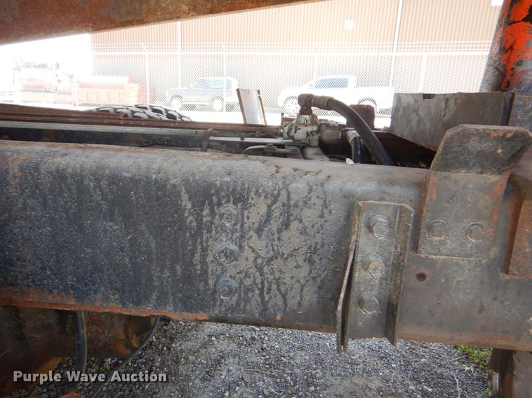 image for item DG1126 1997 International 4900 dump truck