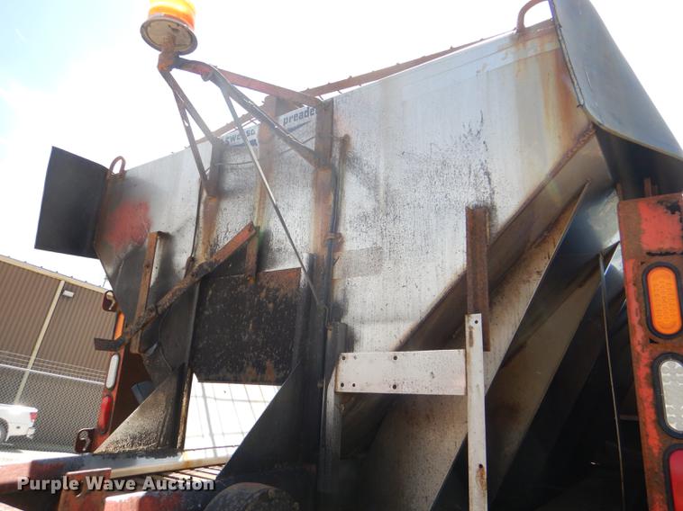 image for item DG1126 1997 International 4900 dump truck