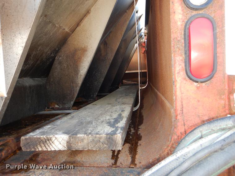 image for item DG1126 1997 International 4900 dump truck