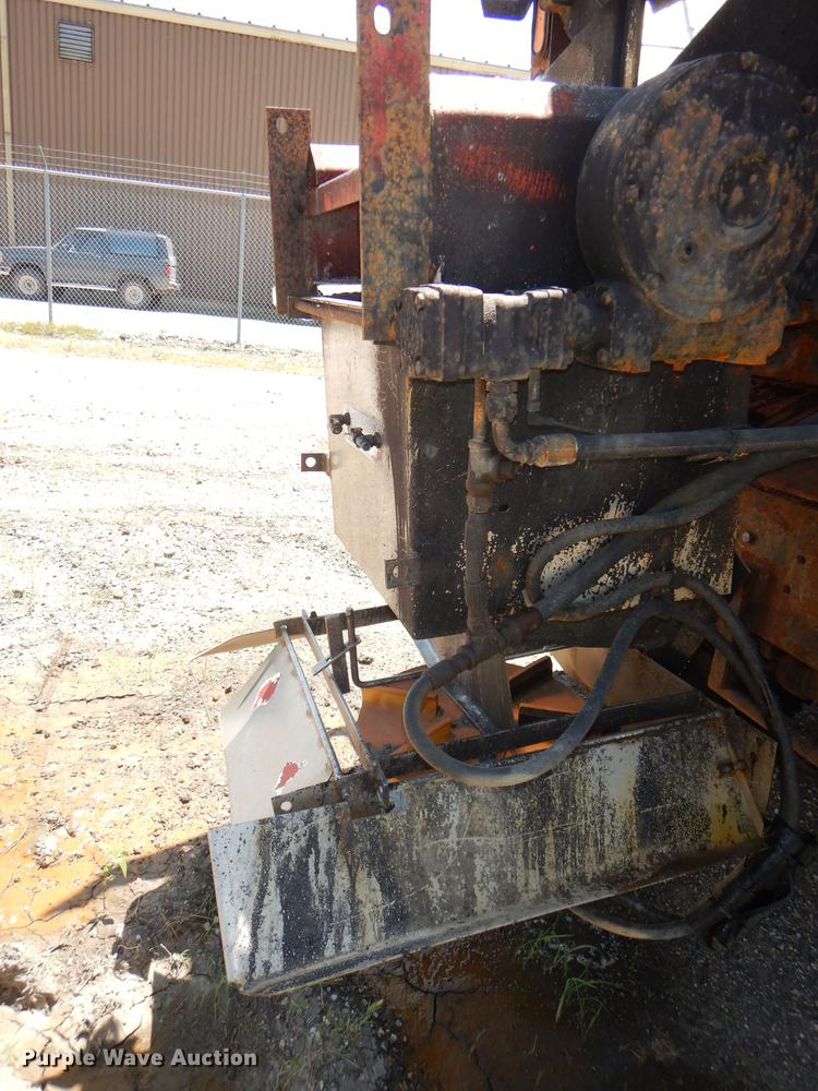 image for item DG1126 1997 International 4900 dump truck