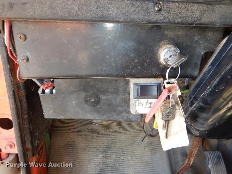 image for item DG1126 1997 International 4900 dump truck