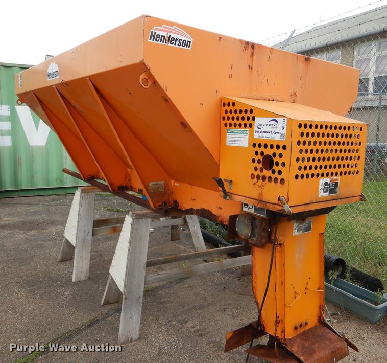 Henderson 10XMHD Vbox spreader in Manhattan, KS Item DG1134 sold Purple Wave