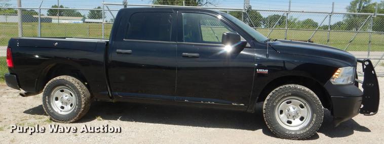 image for item DG1157 2014 Dodge Ram 1500 Crew Cab pickup truck