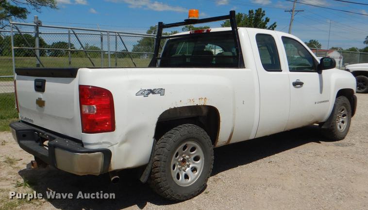 image for item DG1158 2007 Chevrolet Silverado 1500 Ext. Cab pickup truck