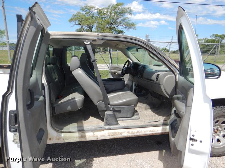 image for item DG1158 2007 Chevrolet Silverado 1500 Ext. Cab pickup truck