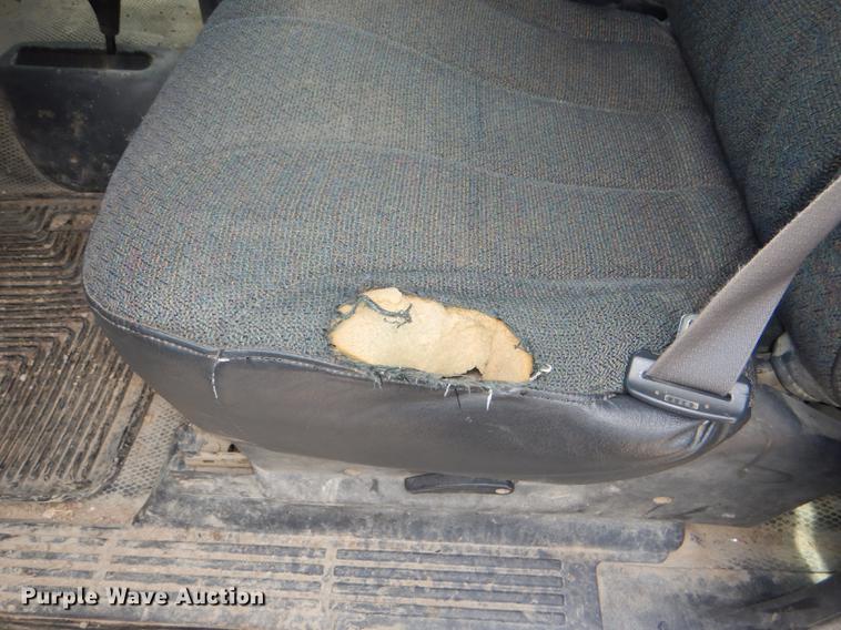 image for item DG1159 2001 Chevrolet Silverado 1500 pickup truck