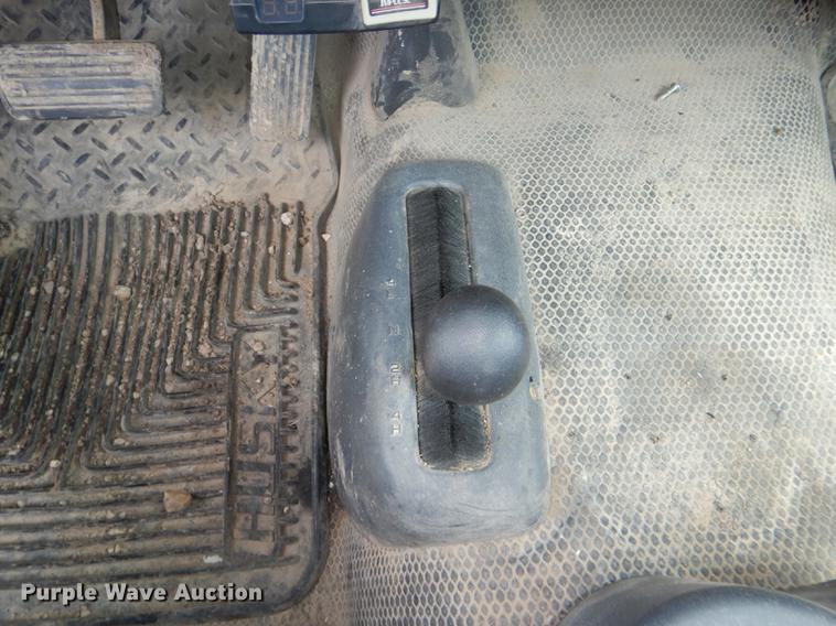 image for item DG1159 2001 Chevrolet Silverado 1500 pickup truck