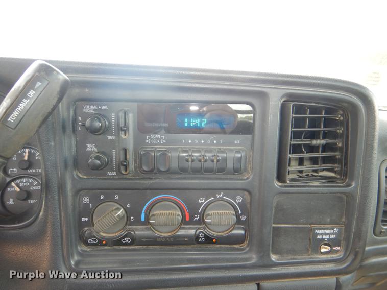 image for item DG1159 2001 Chevrolet Silverado 1500 pickup truck