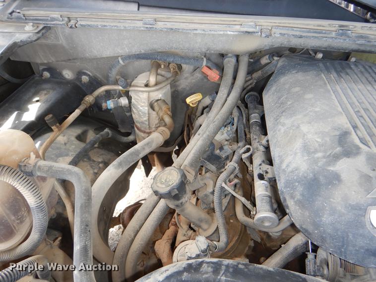 image for item DG1159 2001 Chevrolet Silverado 1500 pickup truck