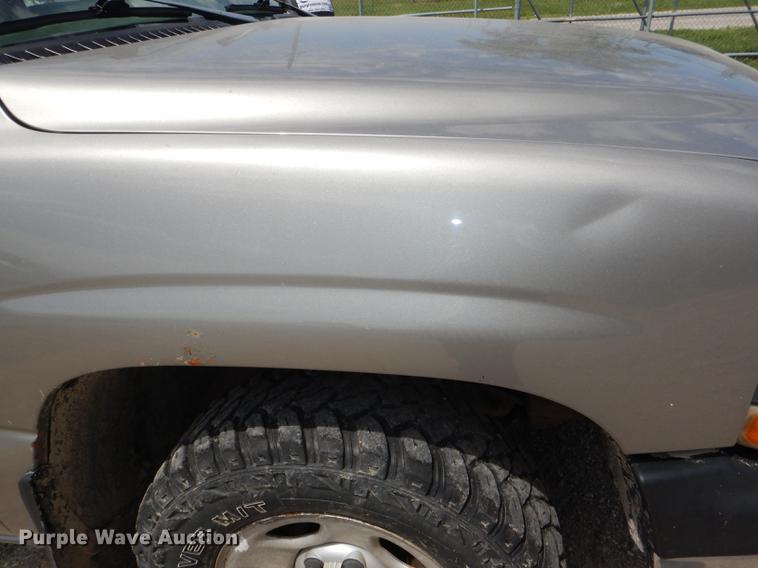 image for item DG1159 2001 Chevrolet Silverado 1500 pickup truck