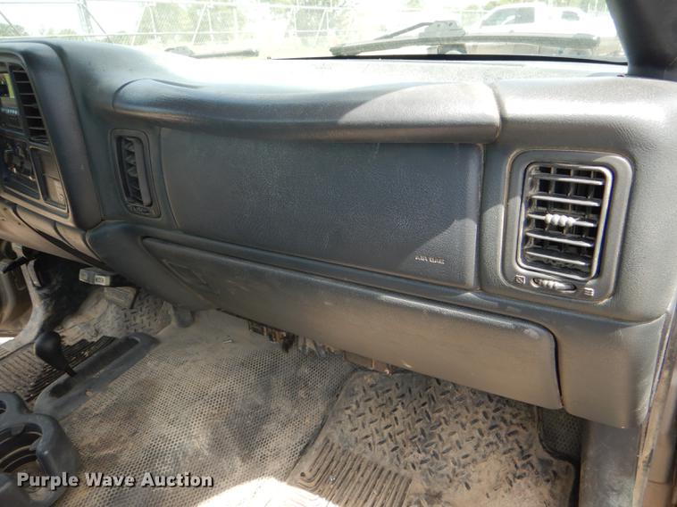 image for item DG1159 2001 Chevrolet Silverado 1500 pickup truck