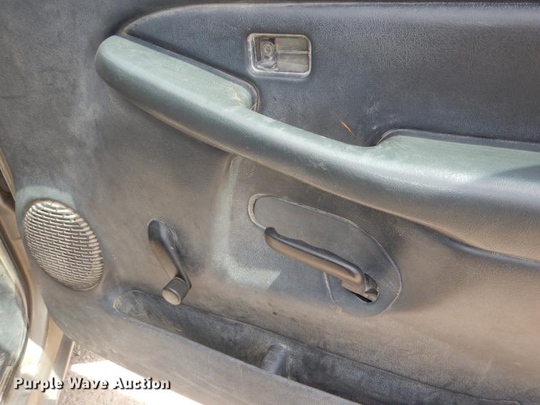 image for item DG1159 2001 Chevrolet Silverado 1500 pickup truck