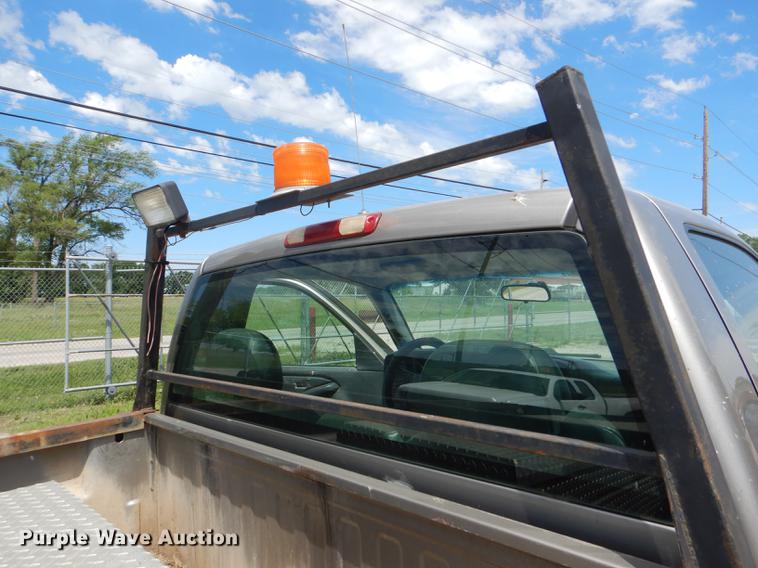 image for item DG1159 2001 Chevrolet Silverado 1500 pickup truck