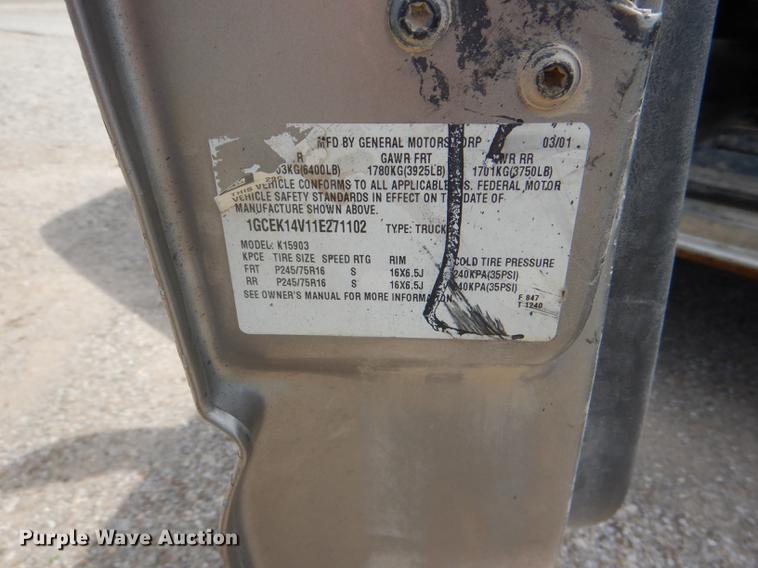 image for item DG1159 2001 Chevrolet Silverado 1500 pickup truck