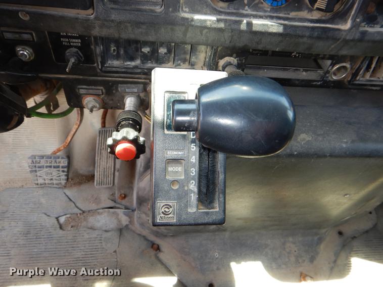 image for item DG1164 1997 International 4900 dump truck