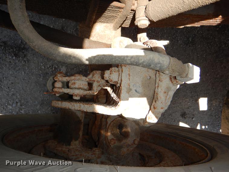 image for item DG1164 1997 International 4900 dump truck