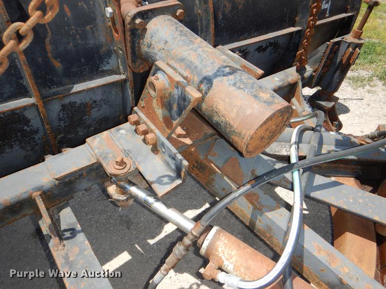 image for item DG1164 1997 International 4900 dump truck