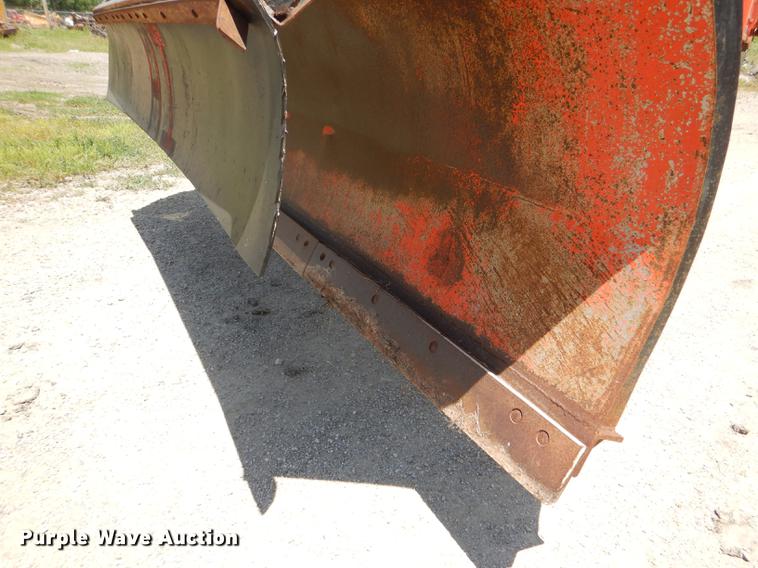 image for item DG1164 1997 International 4900 dump truck