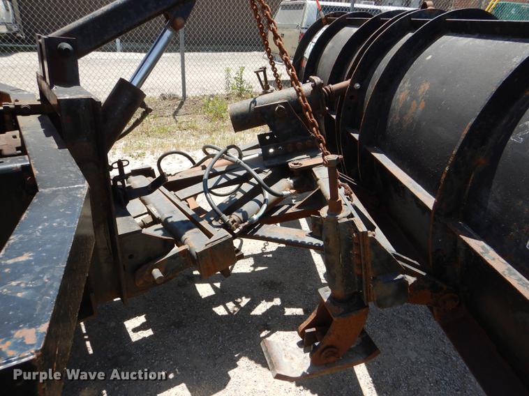 image for item DG1164 1997 International 4900 dump truck