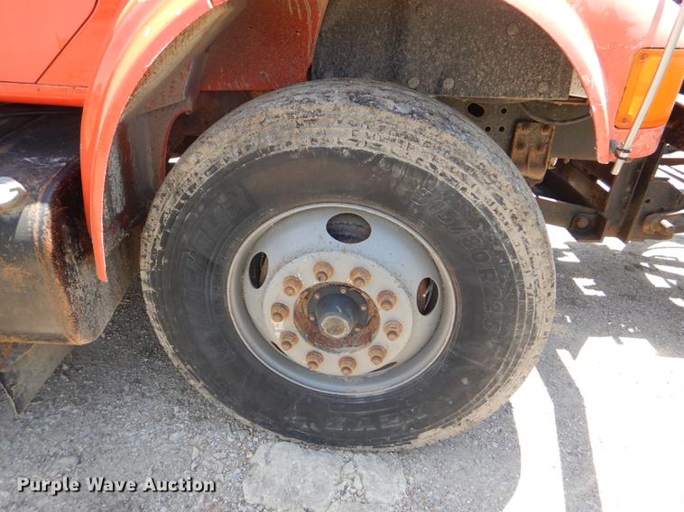 image for item DG1164 1997 International 4900 dump truck